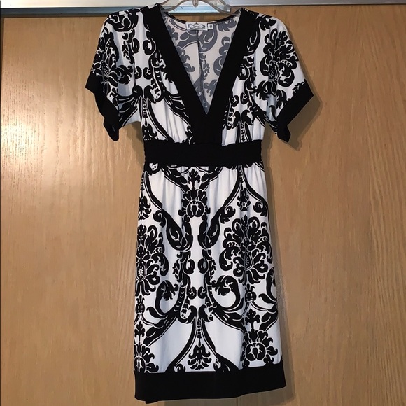 Trixxi Dresses & Skirts - B&W Printed Dress